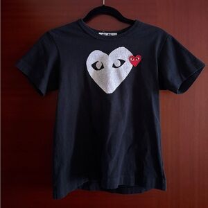 Comme des Garcons PLAY Black Tee with Heart size M